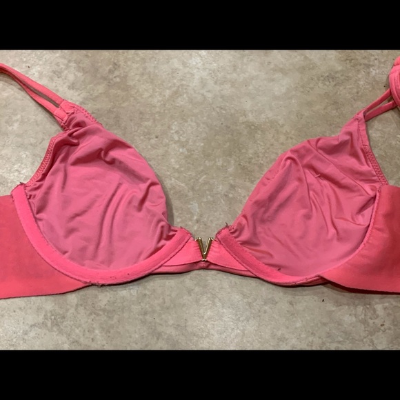 Victoria’s Secret plunge bra 32A - Picture 4 of 7
